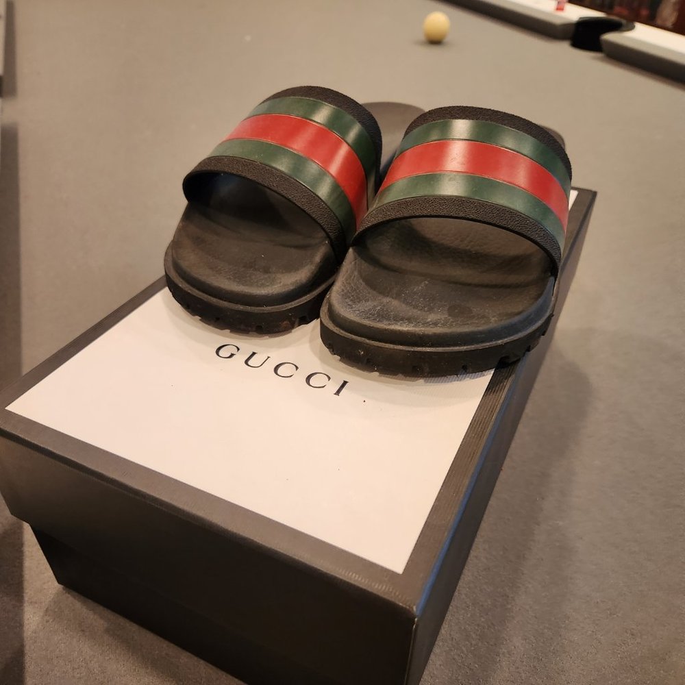 Gucci Men’s Web Rubber Slide Sandal Sz. 8